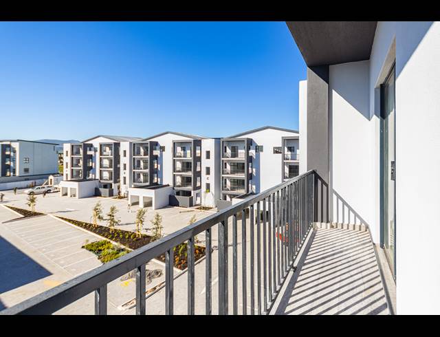 3 BEDROOM APARTMENT FOR SALE IN SANDOWN